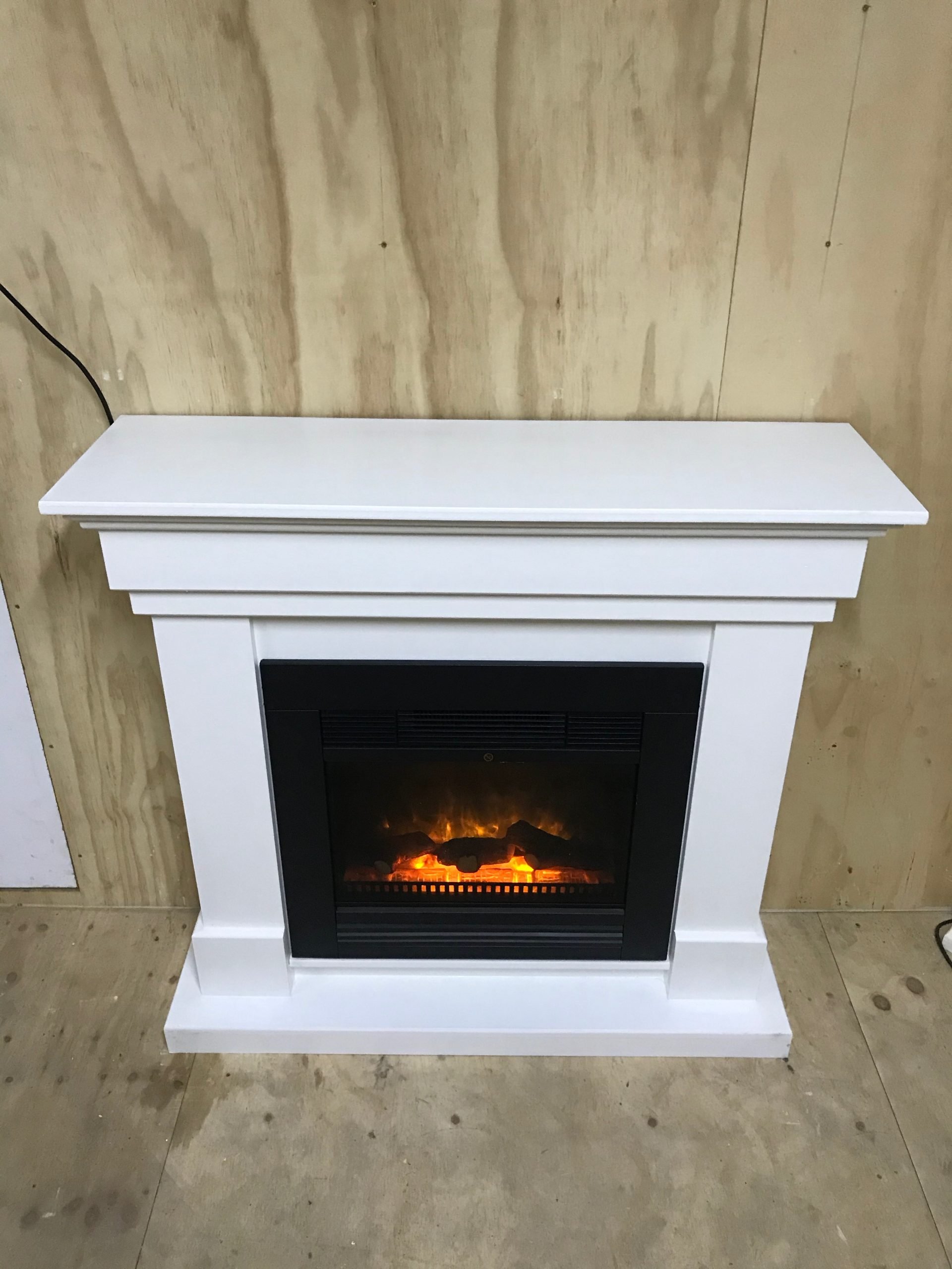 Classic Fire "Chicago" elektrische sfeerhaard met modern glaspaneel.