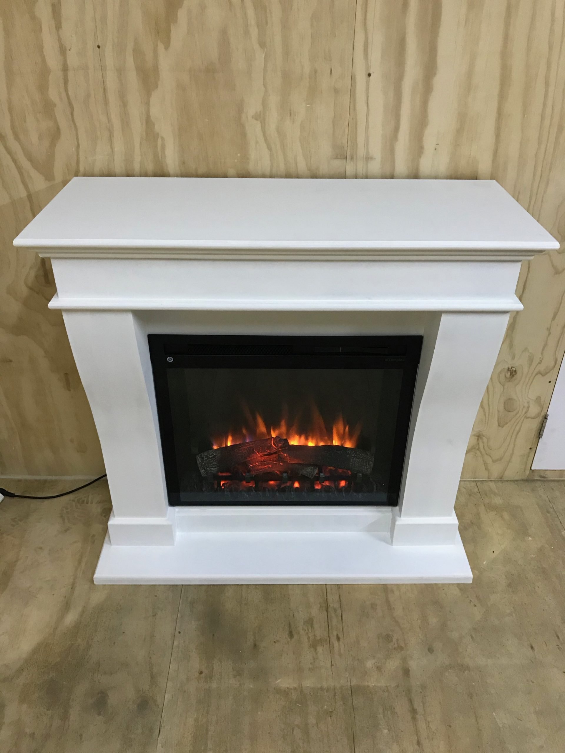 Close-up van het realistische vlammenspel van de Dimplex XHD28 sfeerhaard.