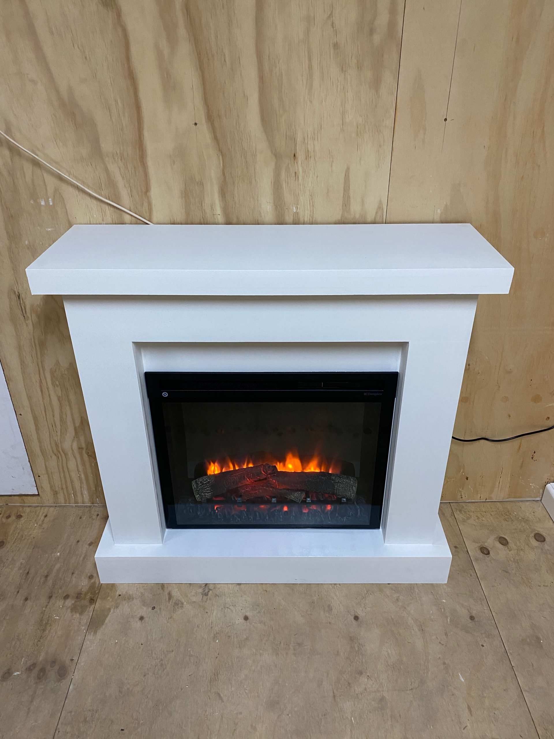 Afmetingen van de strakke schouw ombouw: 35 x 112 x 105 cm (LxBxH).