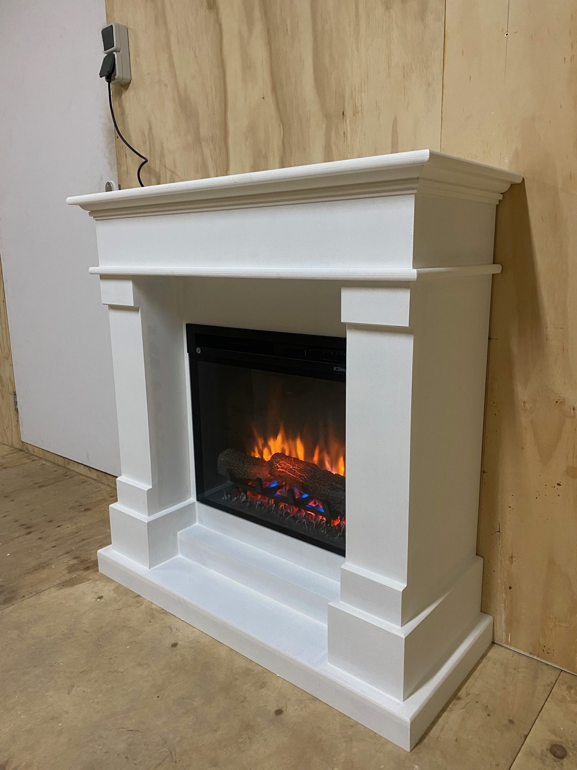 Compacte sierschouw met Dimplex XHD23 inbouw moderne elektrische kachel.