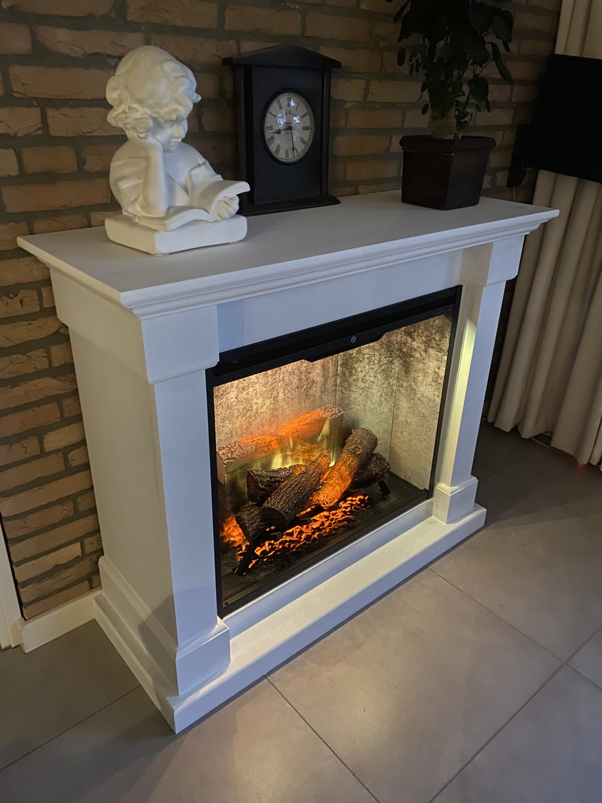 Elektrische haard met digitale thermostaat en instelbare vlamsnelheid Dimplex Revillusion 30