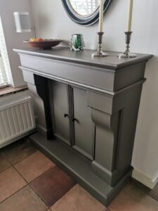 MDF Schouw ombouw in gebruik als kastje. De schouw is van het type Bolpootschouw.